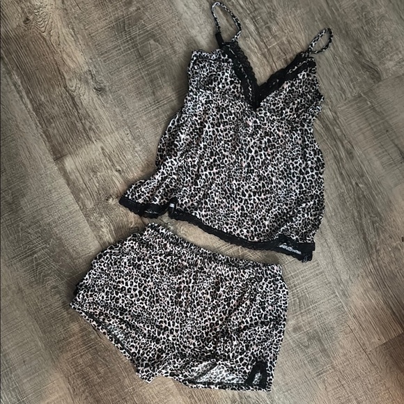 Leopard Print Women's Sleepwear Set - Picture 1 of 8